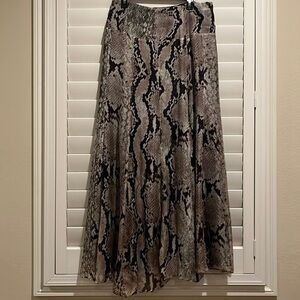 Mango 100 % silk‎ maki skirt Deep Purple snake print.